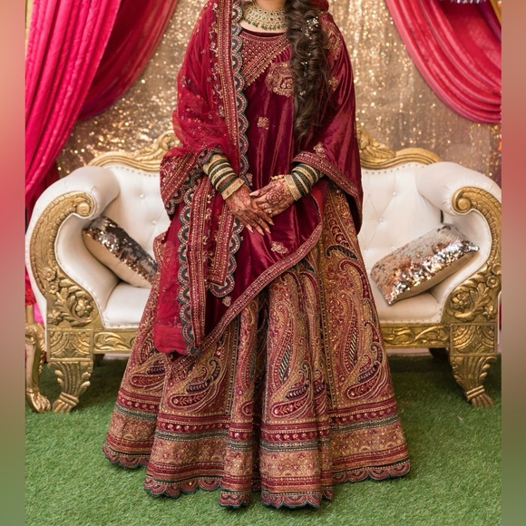 Indian Bridal Lengha - Picture 1 of 3